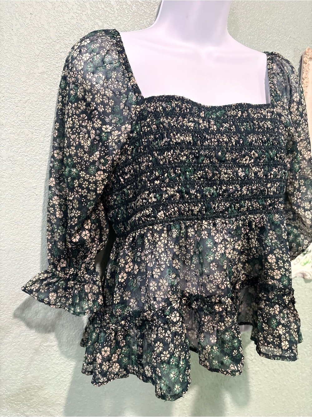 American Eagle Outfitters Dark Green Floral Blouse Sz M - Picture 4 of 9
